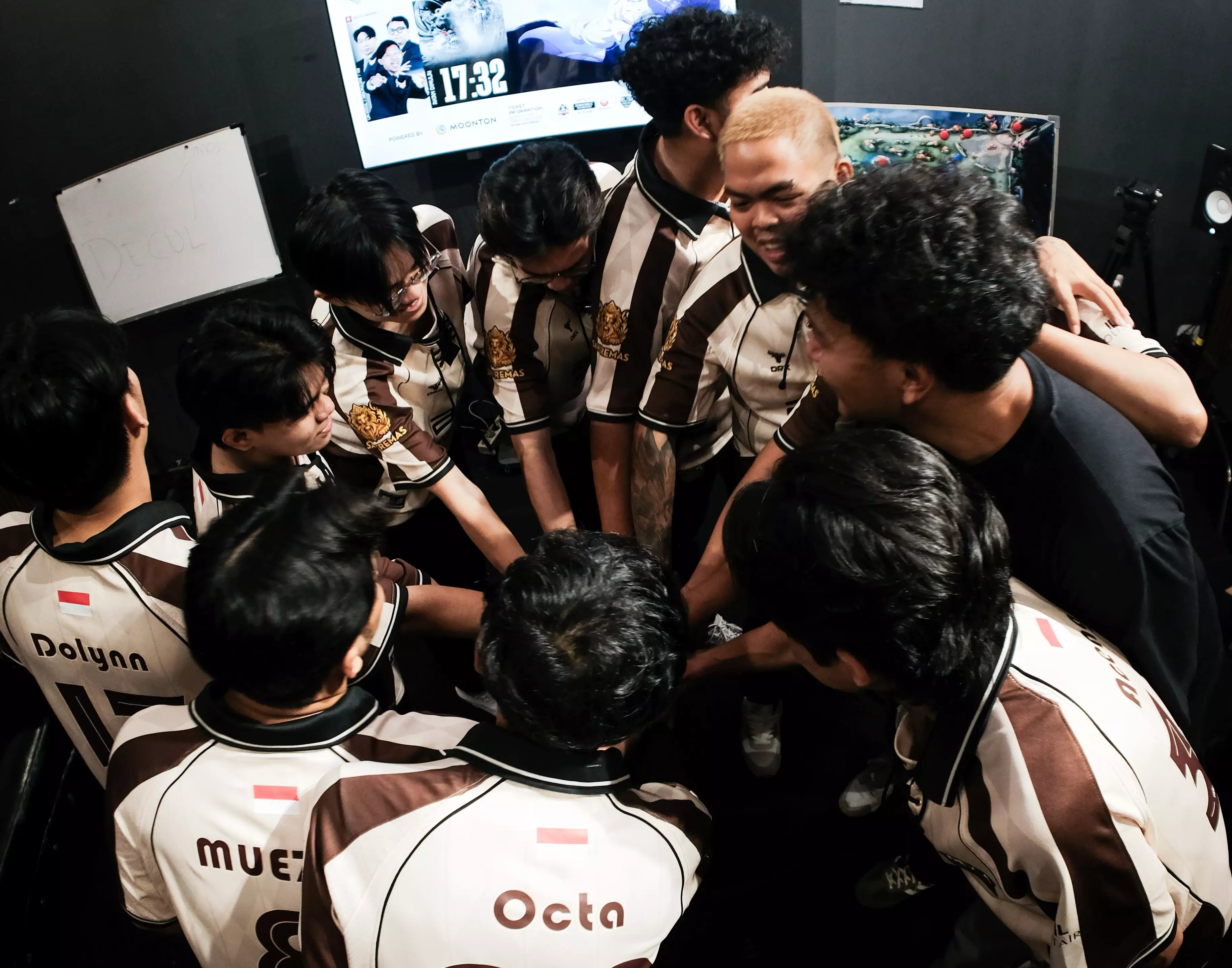 Dewa United Esports MPL ID S17